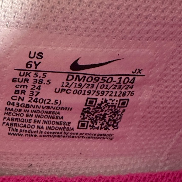 Nike Cortez - Picture 10 of 13